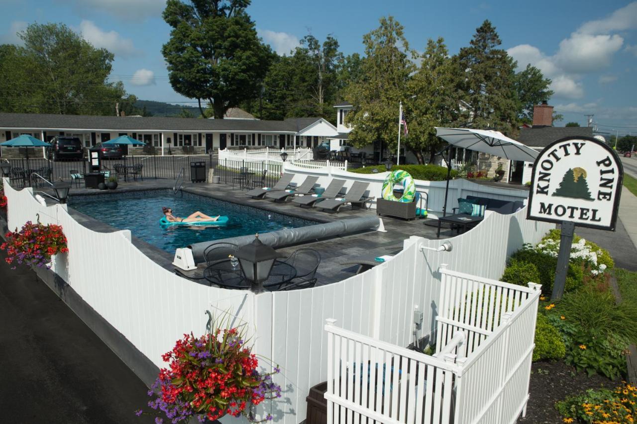 Knotty Pine Motel Беннингтон Экстерьер фото